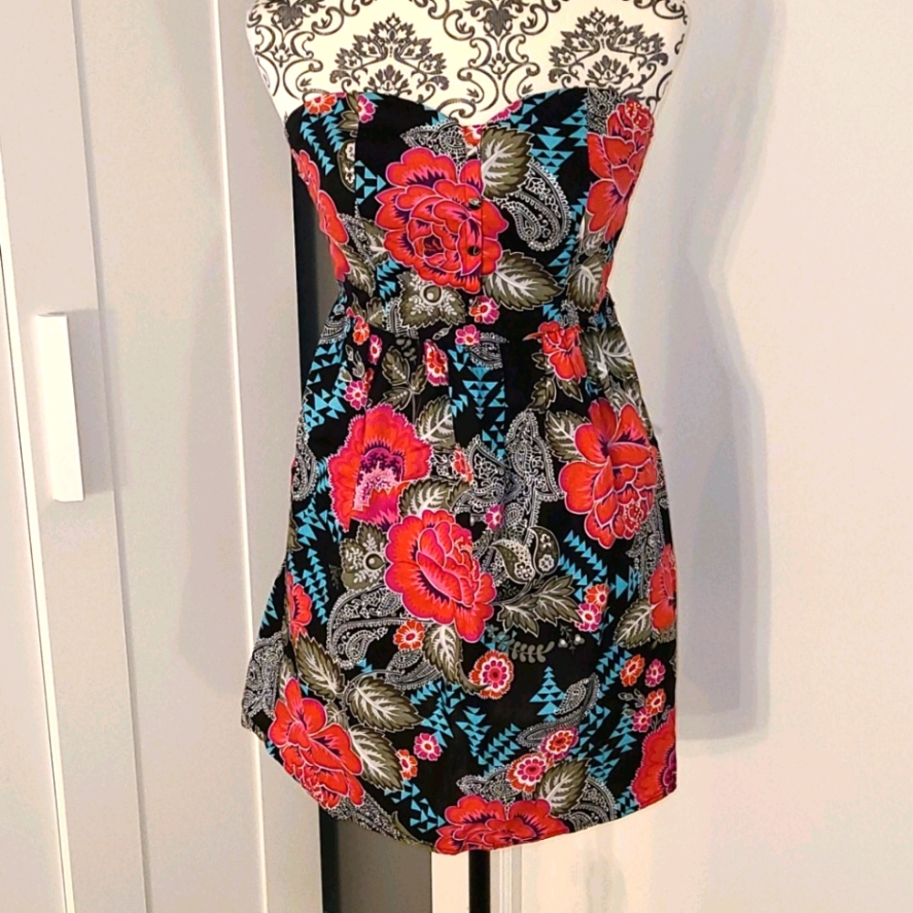Host Pic! 🔥 Midi-Super Cute Unique Dress!